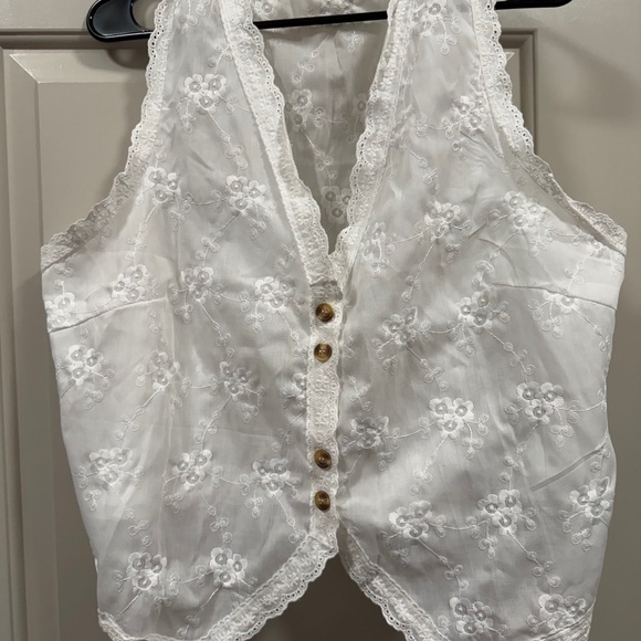 Laced summer vest - Picture 1 of 2